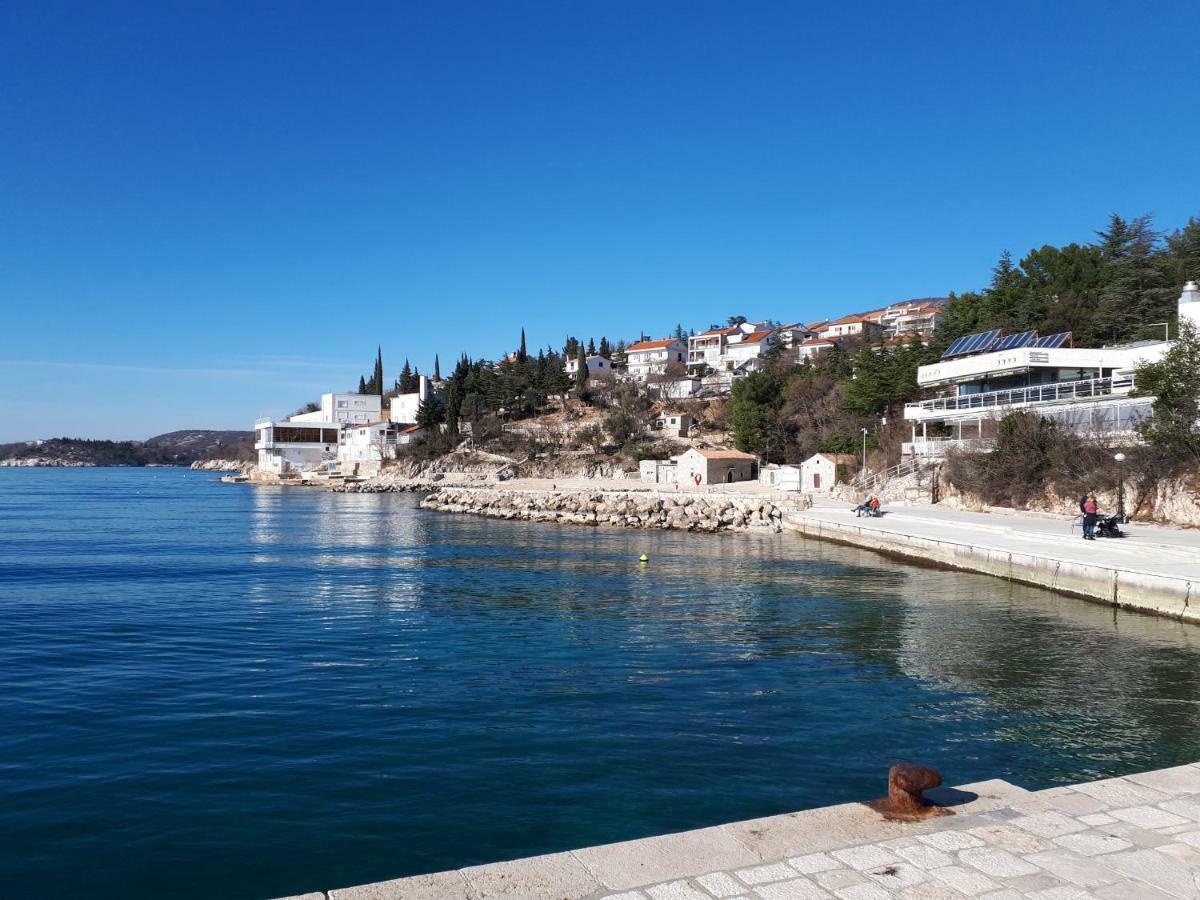 Apartmani Adria Lila Crikvenica Dramalj Exterior foto